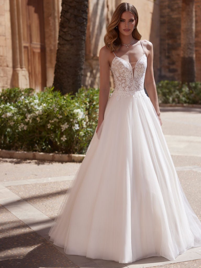 li - 1BE - 031 - bridalicious Brautkleider Hochzeitskleider Brautmoden Bremen Wiesbaden