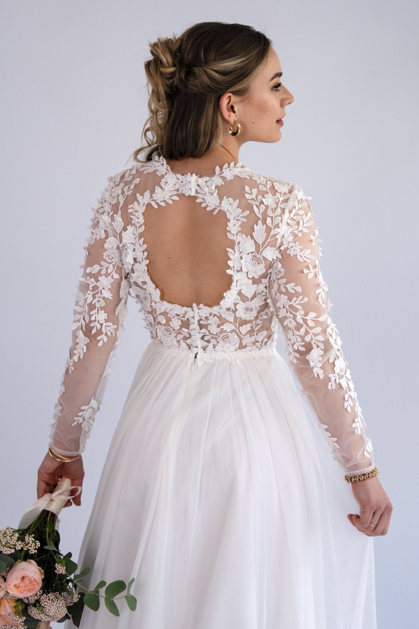 li - 1BE - 002 - bridalicious Brautkleider Hochzeitskleider Brautmoden Bremen Wiesbaden