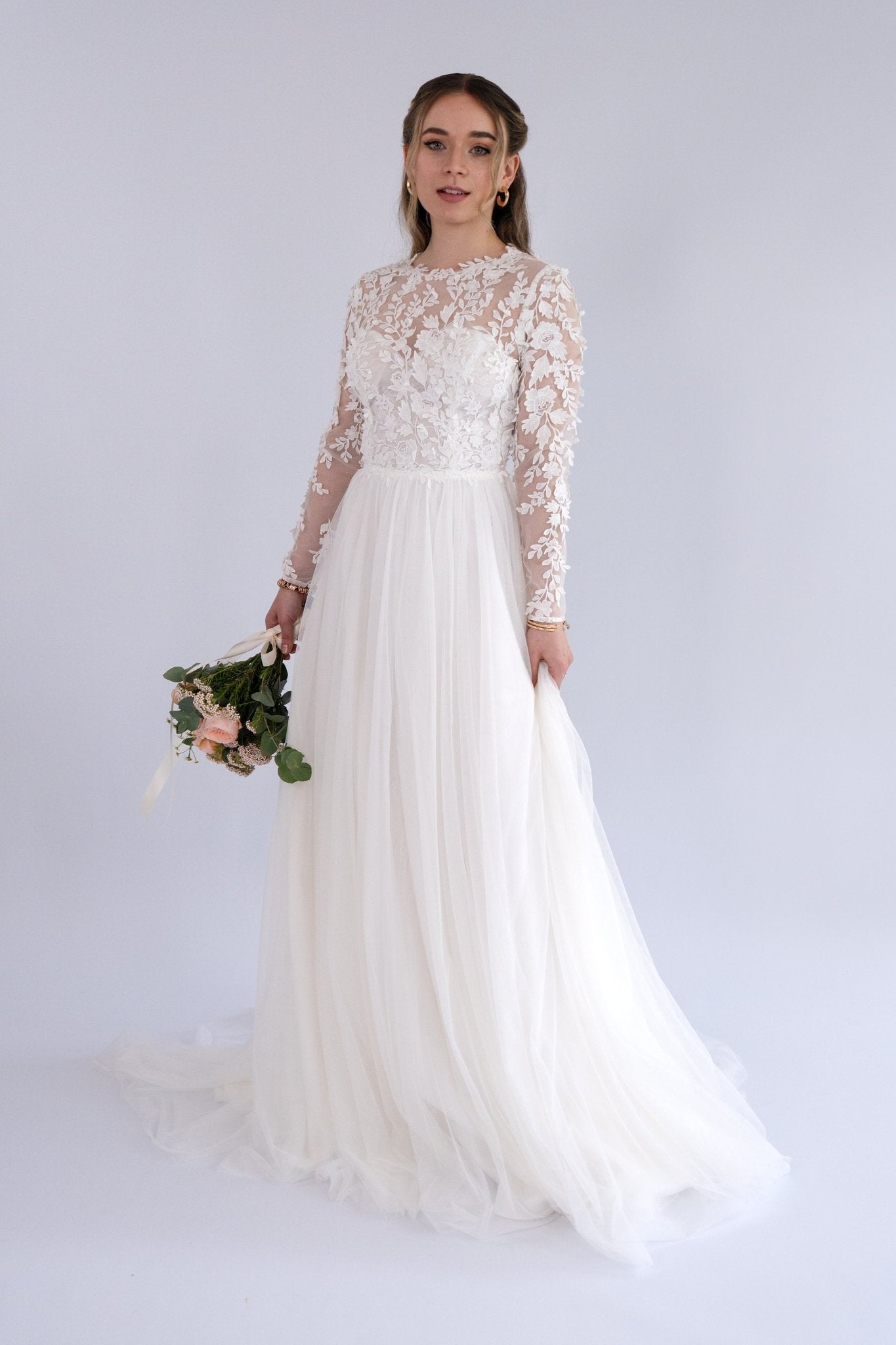 li - 1BE - 002 - bridalicious Brautkleider Hochzeitskleider Brautmoden Bremen Wiesbaden