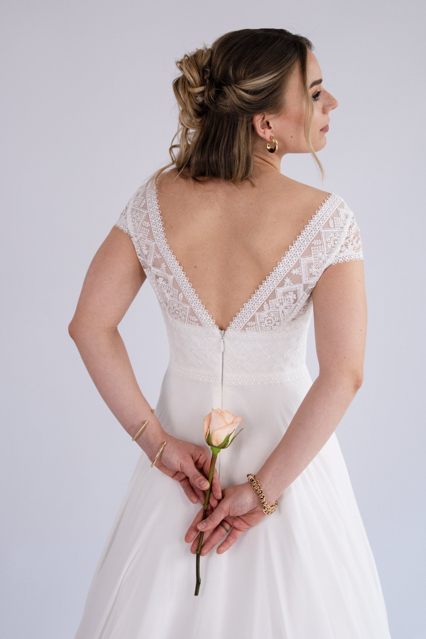 li - 1BE - 003 - bridalicious Brautkleider Hochzeitskleider Brautmoden Bremen Wiesbaden