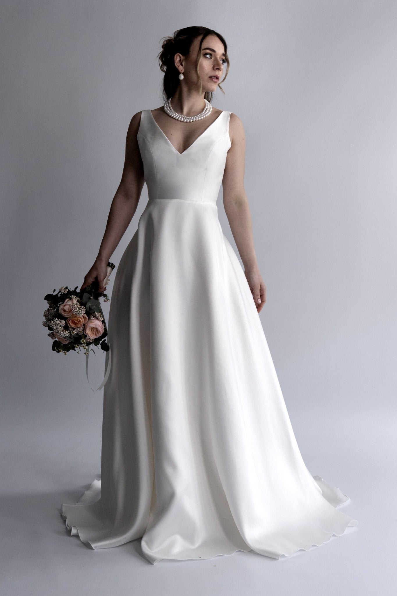 li - 1BE - 004 - bridalicious Brautkleider Hochzeitskleider Brautmoden Bremen Wiesbaden