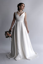 li - 1BE - 004 - bridalicious Brautkleider Hochzeitskleider Brautmoden Bremen Wiesbaden