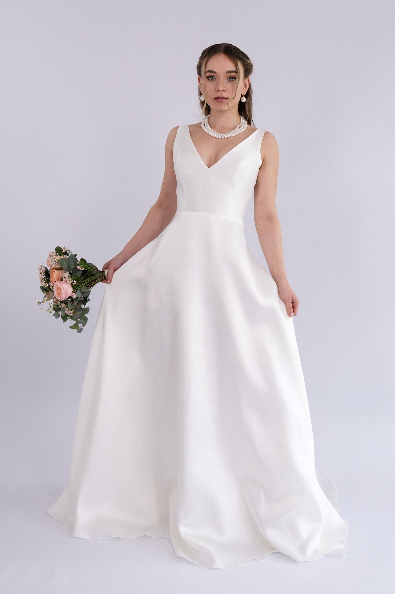li - 1BE - 004 - bridalicious Brautkleider Hochzeitskleider Brautmoden Bremen Wiesbaden