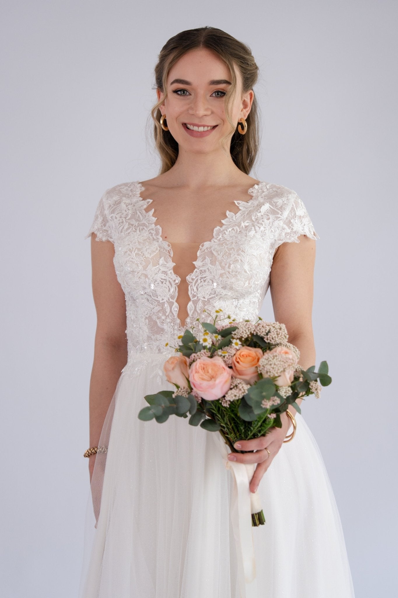 li - 1BE - 005 - bridalicious Brautkleider Hochzeitskleider Brautmoden Bremen Wiesbaden