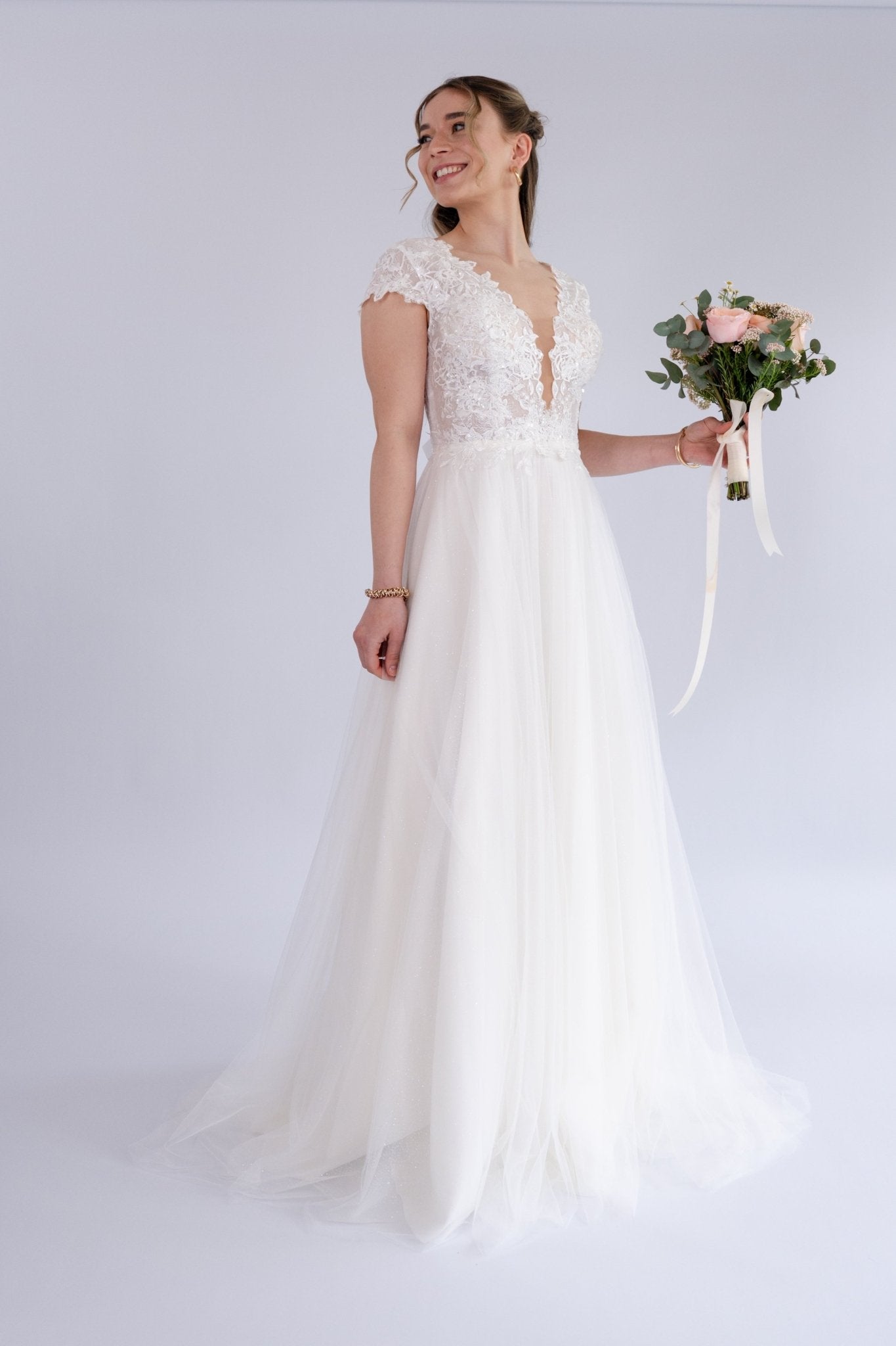 li - 1BE - 005 - bridalicious Brautkleider Hochzeitskleider Brautmoden Bremen Wiesbaden