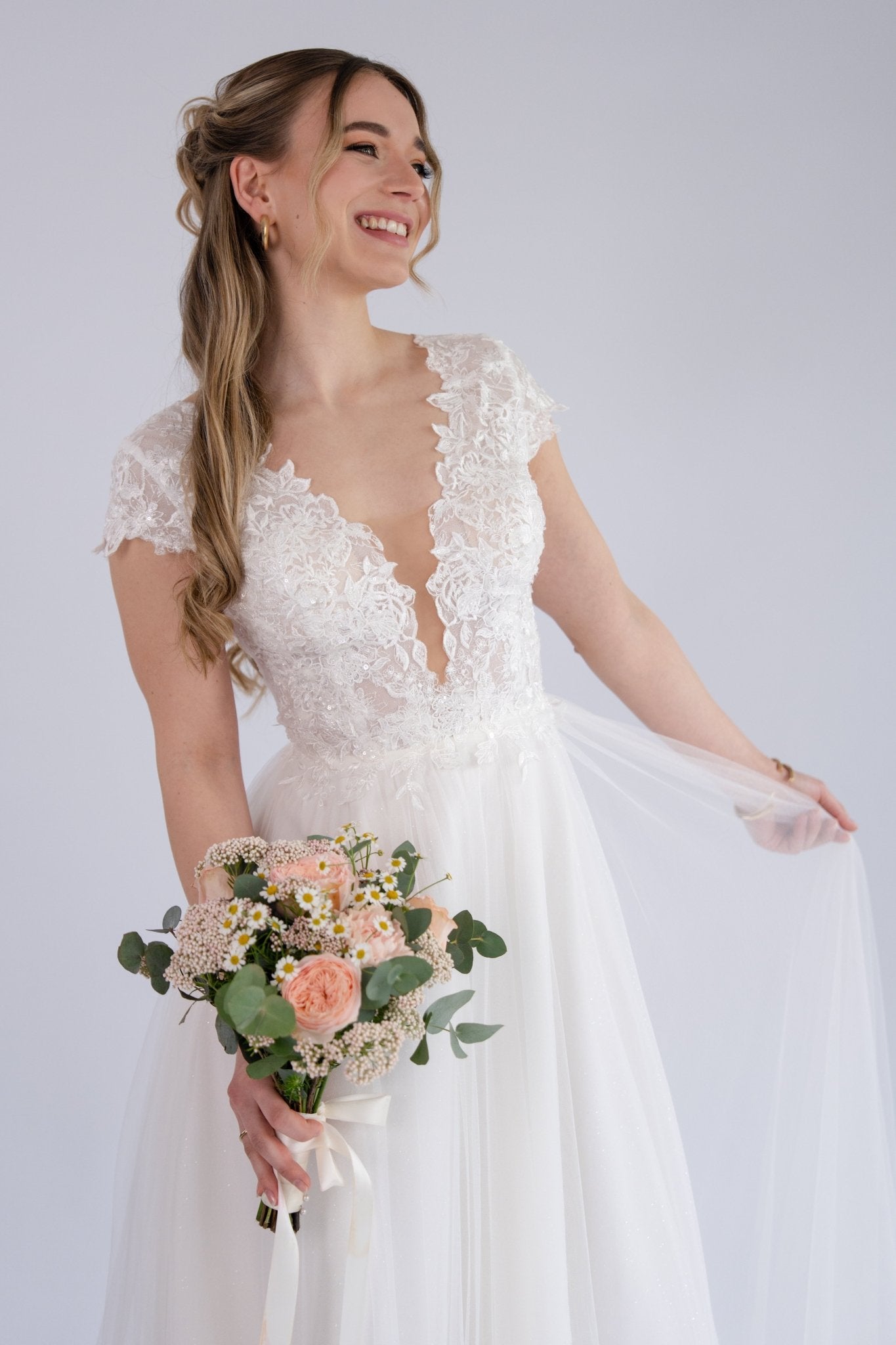 li - 1BE - 005 - bridalicious Brautkleider Hochzeitskleider Brautmoden Bremen Wiesbaden