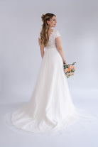 li - 1BE - 005 - bridalicious Brautkleider Hochzeitskleider Brautmoden Bremen Wiesbaden