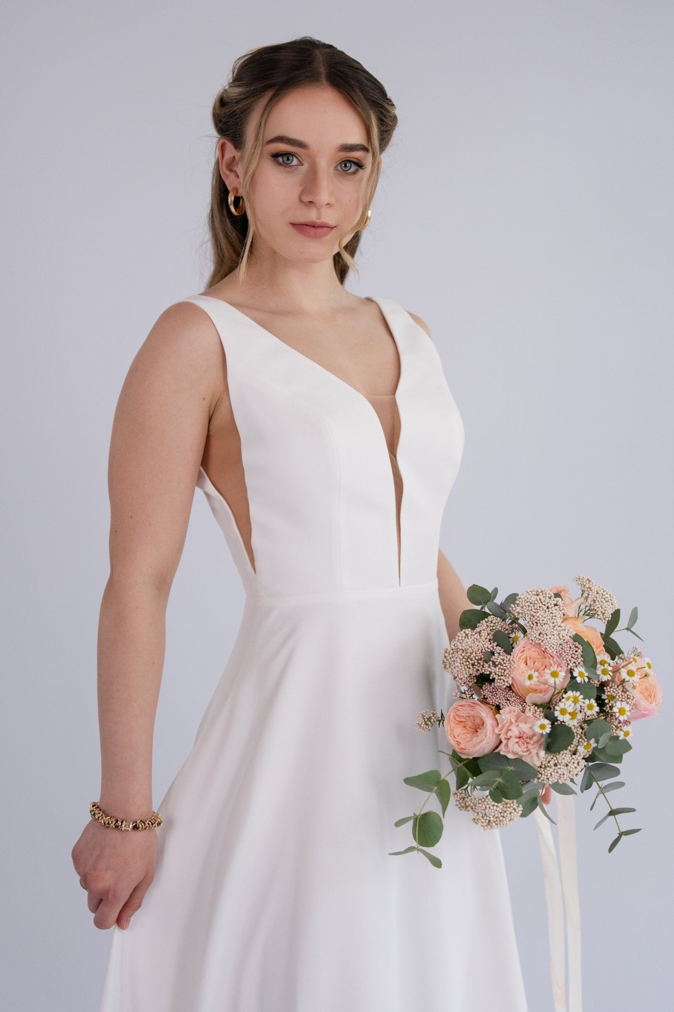 li - 1BE - 006 - bridalicious Brautkleider Hochzeitskleider Brautmoden Bremen Wiesbaden