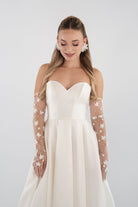 li - 1BE - 009 - bridalicious Brautkleider Hochzeitskleider Brautmoden Bremen Wiesbaden