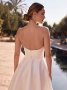 li - 1BE - 019 - bridalicious Brautkleider Hochzeitskleider Brautmoden Bremen Wiesbaden