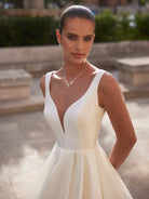 li - 1BE - 021 - bridalicious Brautkleider Hochzeitskleider Brautmoden Bremen Wiesbaden