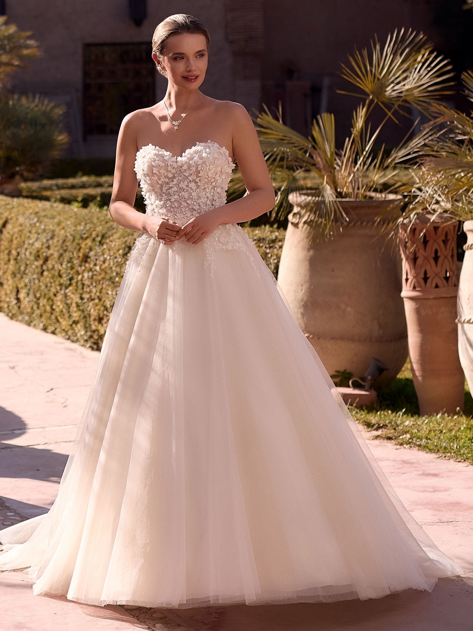 li - 1BE - 024 - bridalicious Brautkleider Hochzeitskleider Brautmoden Bremen Wiesbaden