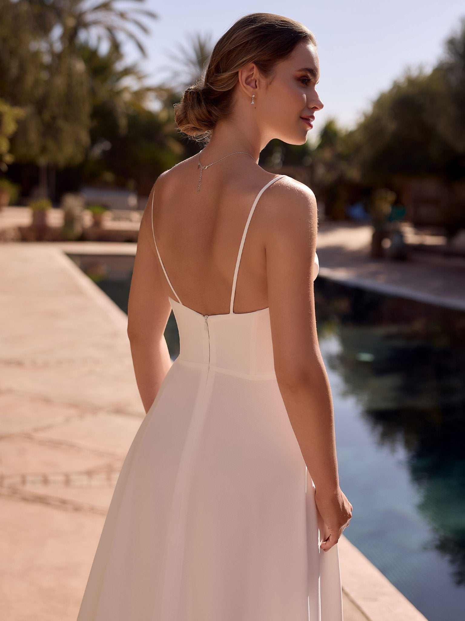 li - 1BE - 025 - bridalicious Brautkleider Hochzeitskleider Brautmoden Bremen Wiesbaden