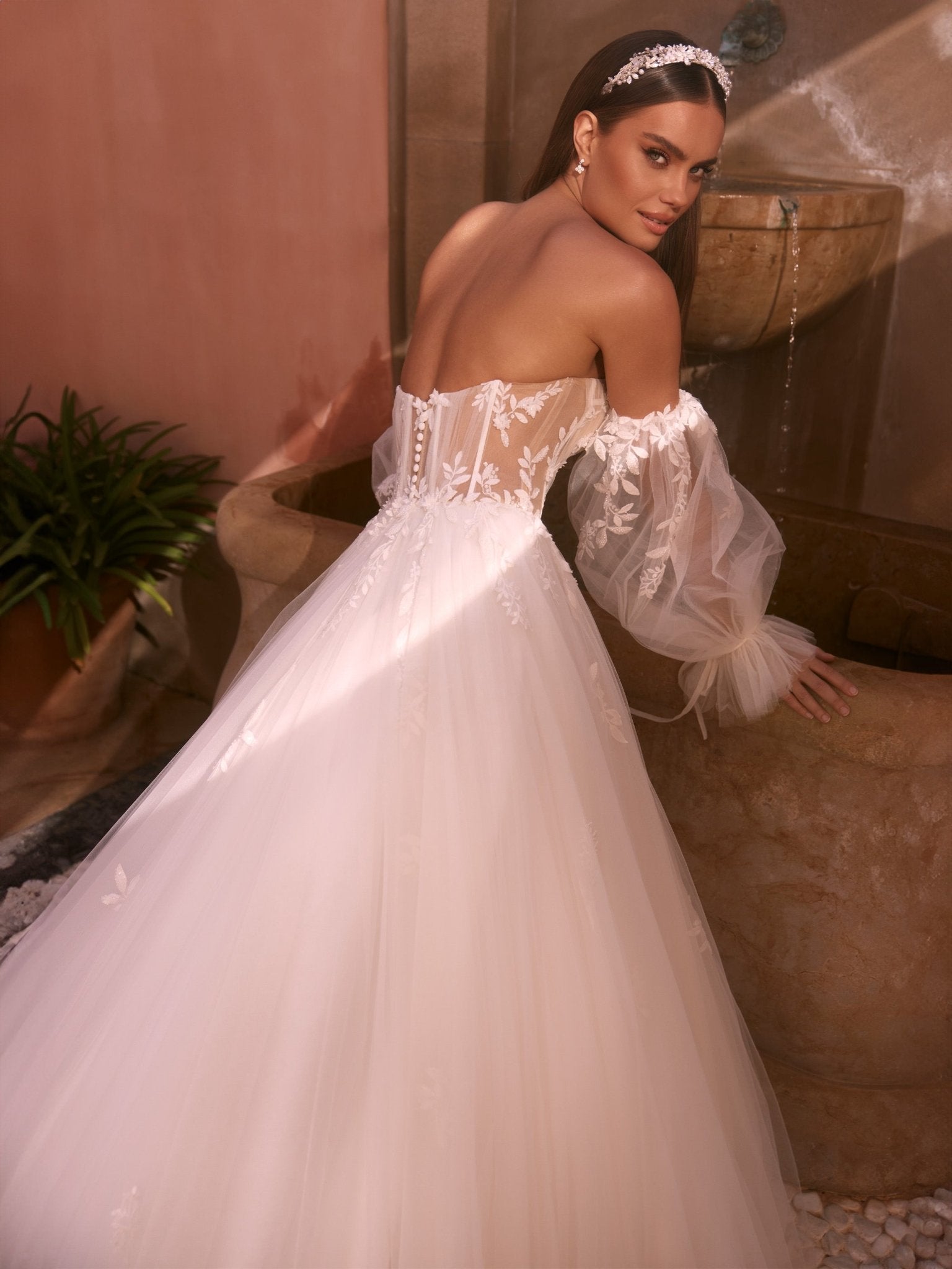 li - 1BE - 040 - bridalicious Brautkleider Hochzeitskleider Brautmoden Bremen Wiesbaden