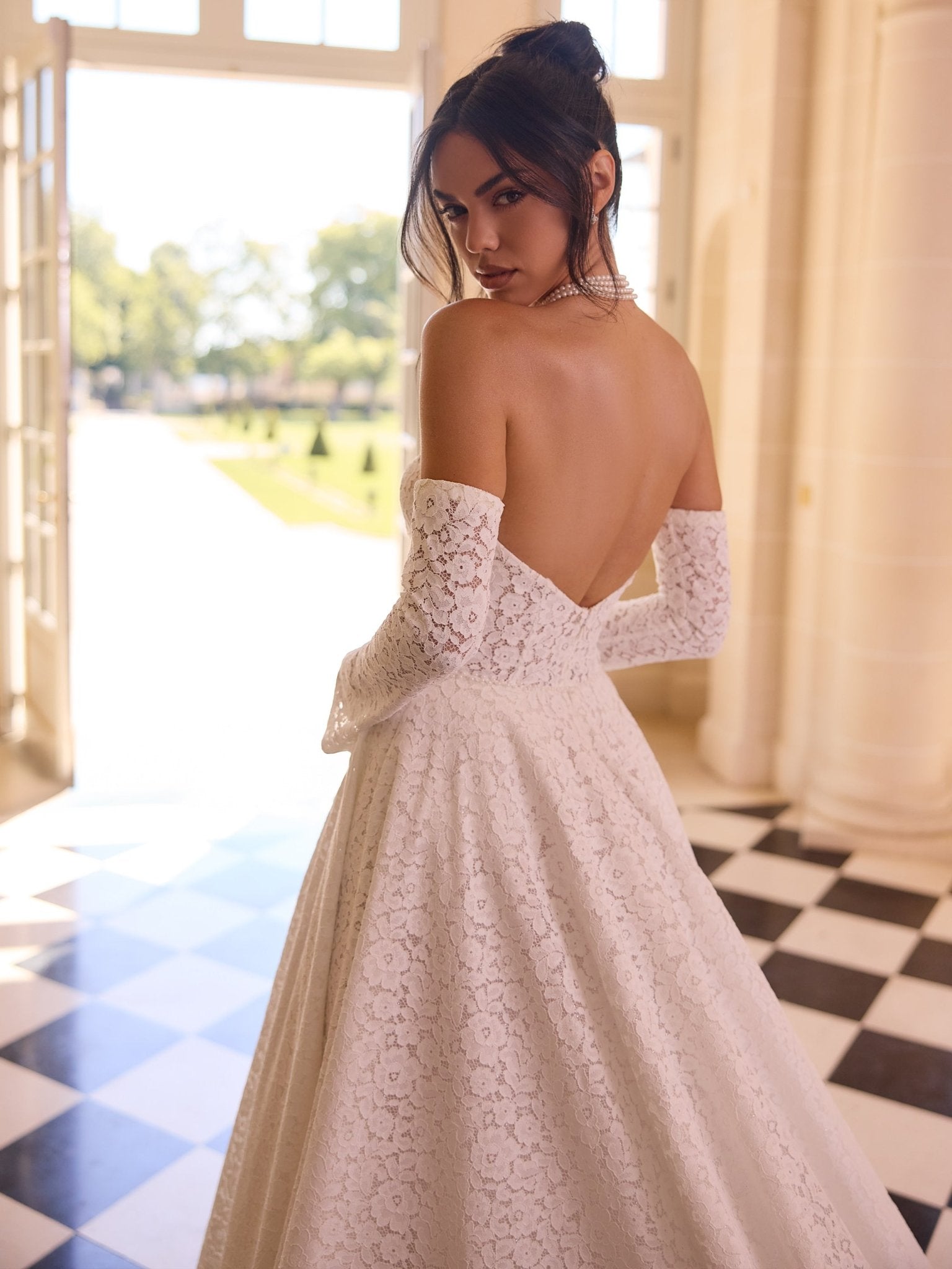 li - 1BE - 043 - bridalicious Brautkleider Hochzeitskleider Brautmoden Bremen Wiesbaden