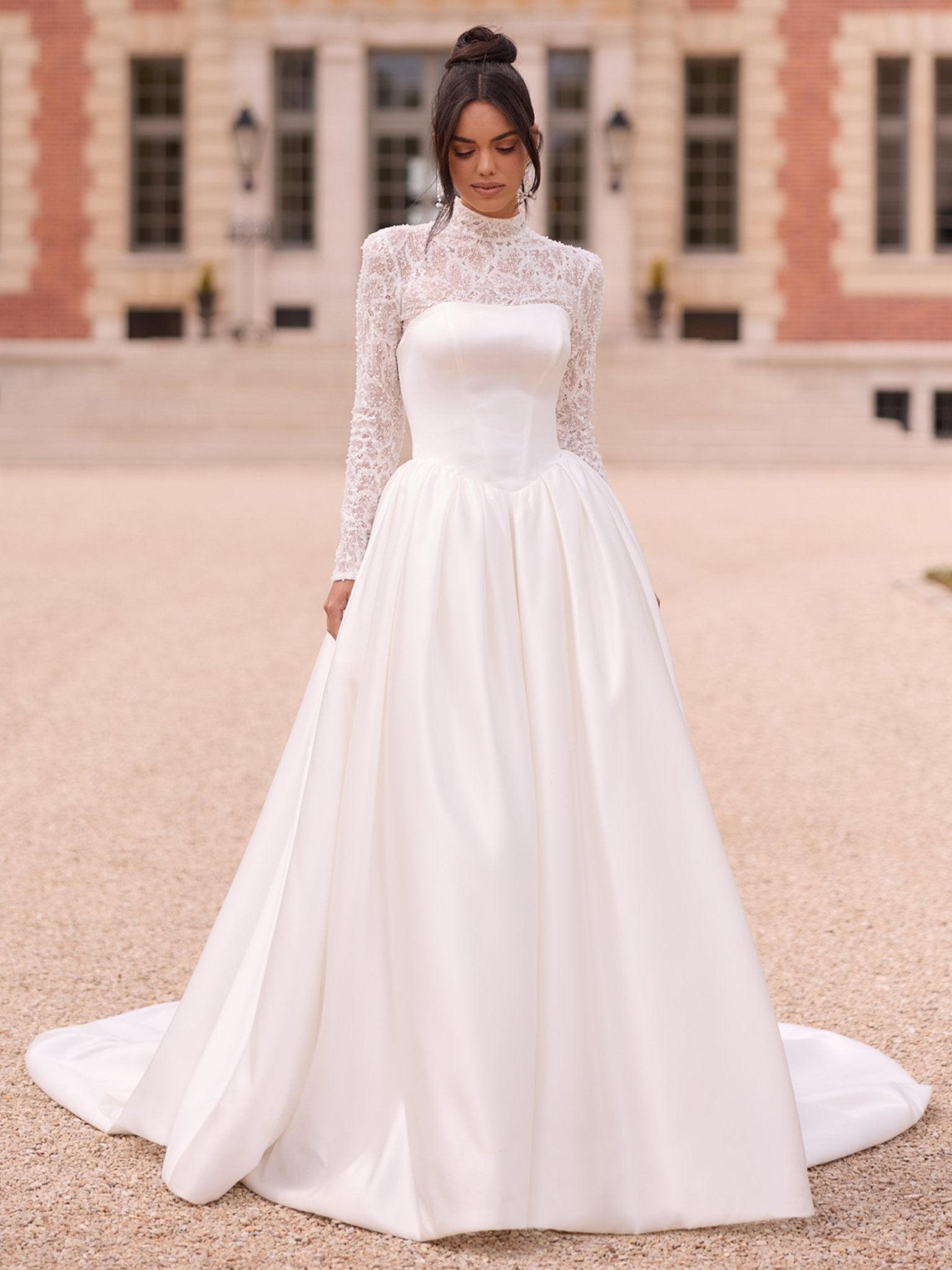 li - 1BE - 049 - bridalicious Brautkleider Hochzeitskleider Brautmoden Bremen Wiesbaden