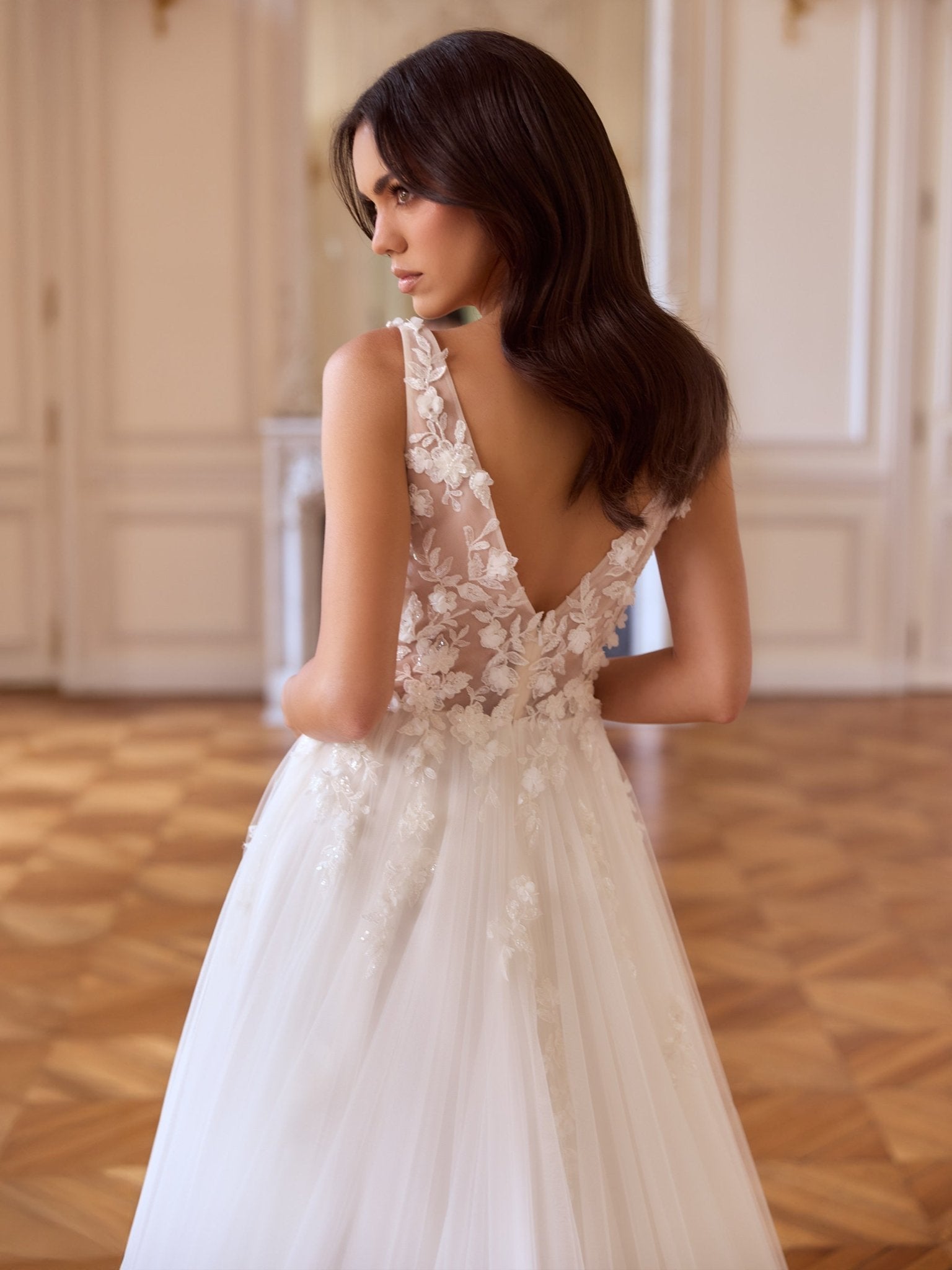 li - 1BE - 052 - bridalicious Brautkleider Hochzeitskleider Brautmoden Bremen Wiesbaden