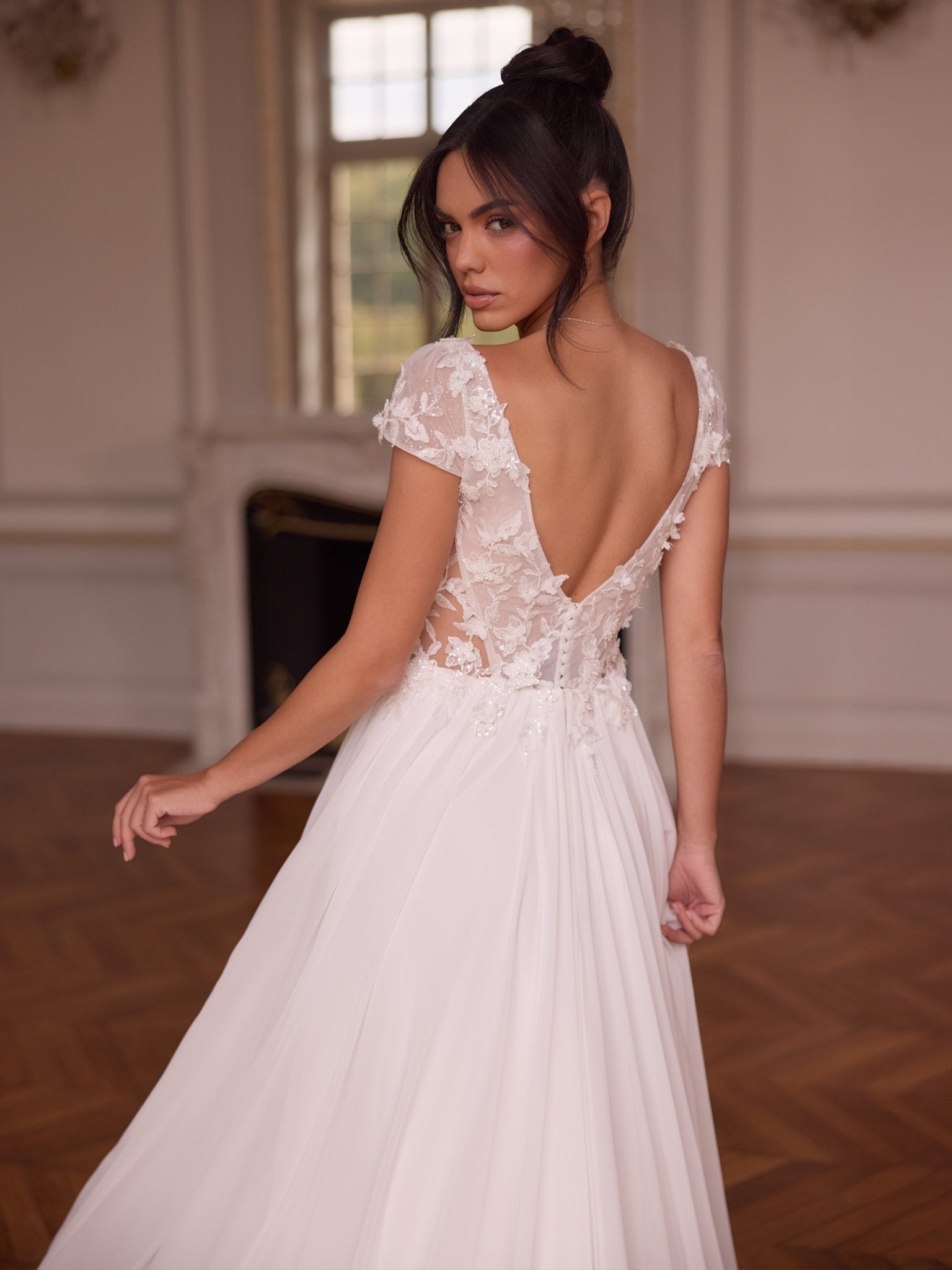 li - 1BE - 055 - bridalicious Brautkleider Hochzeitskleider Brautmoden Bremen Wiesbaden