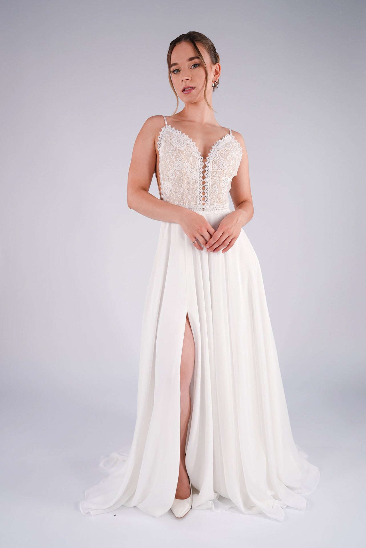 li - 2RE - 002 - bridalicious Brautkleider Hochzeitskleider Brautmoden Bremen Wiesbaden