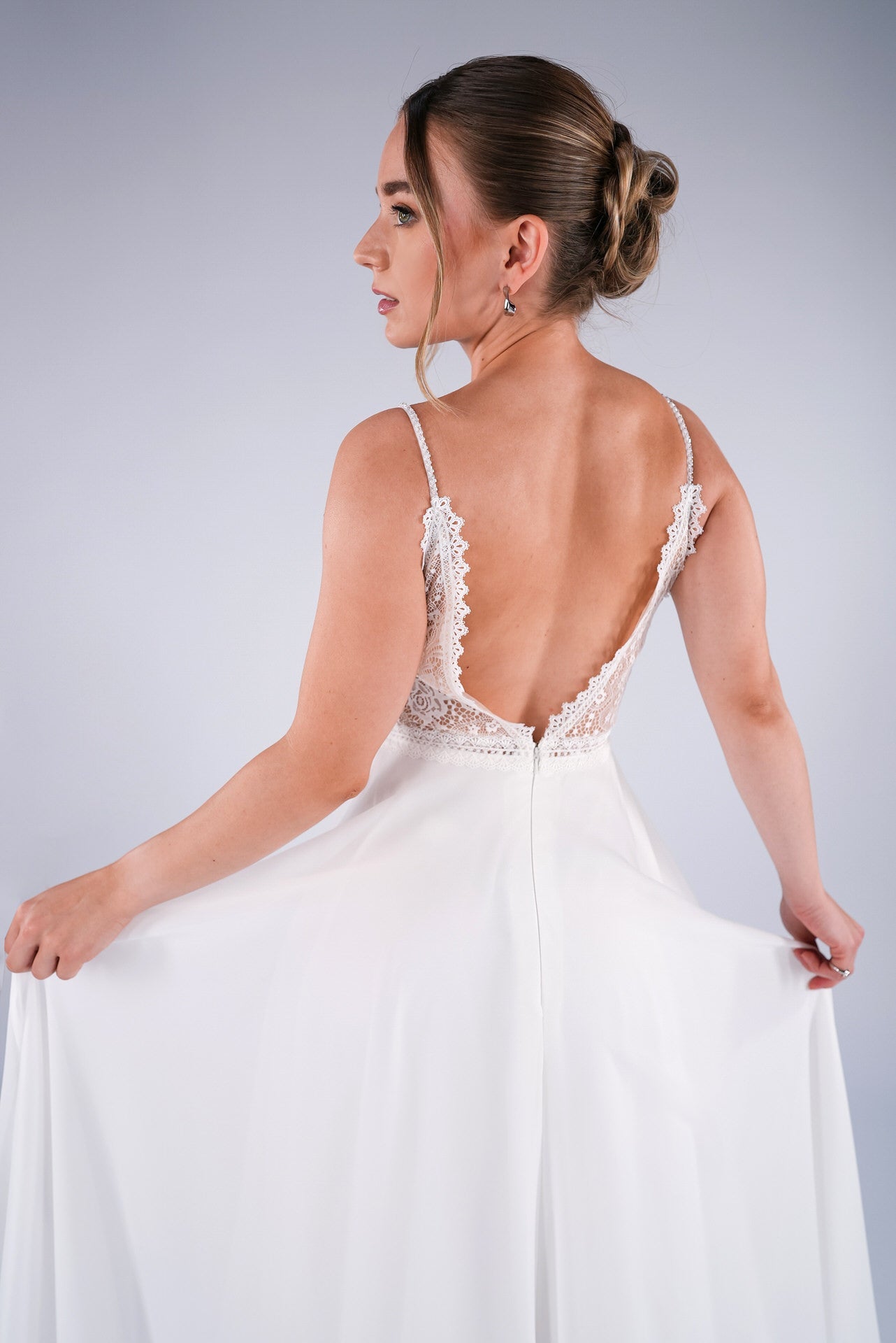 li - 2RE - 002 - bridalicious Brautkleider Hochzeitskleider Brautmoden Bremen Wiesbaden