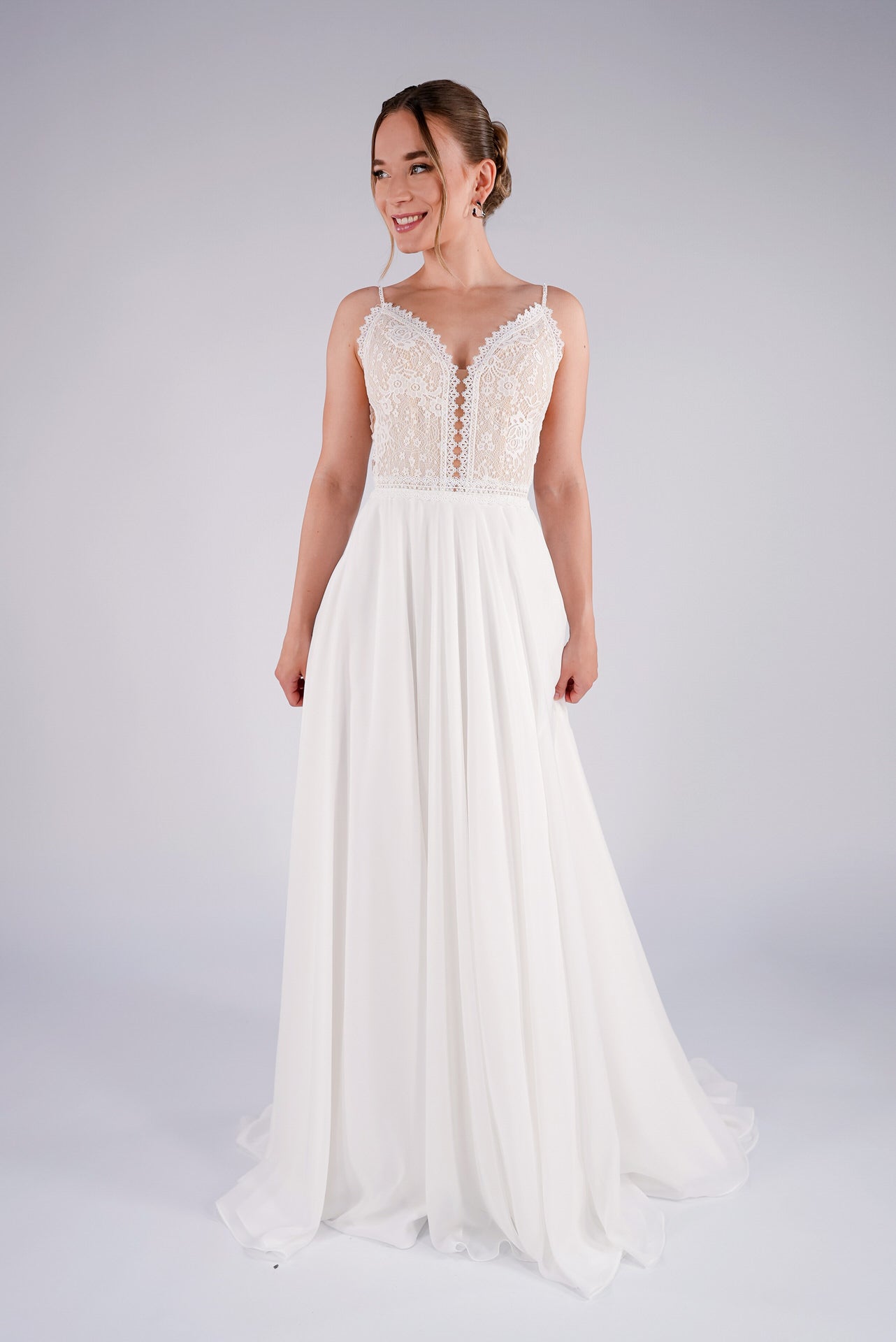 li - 2RE - 002 - bridalicious Brautkleider Hochzeitskleider Brautmoden Bremen Wiesbaden