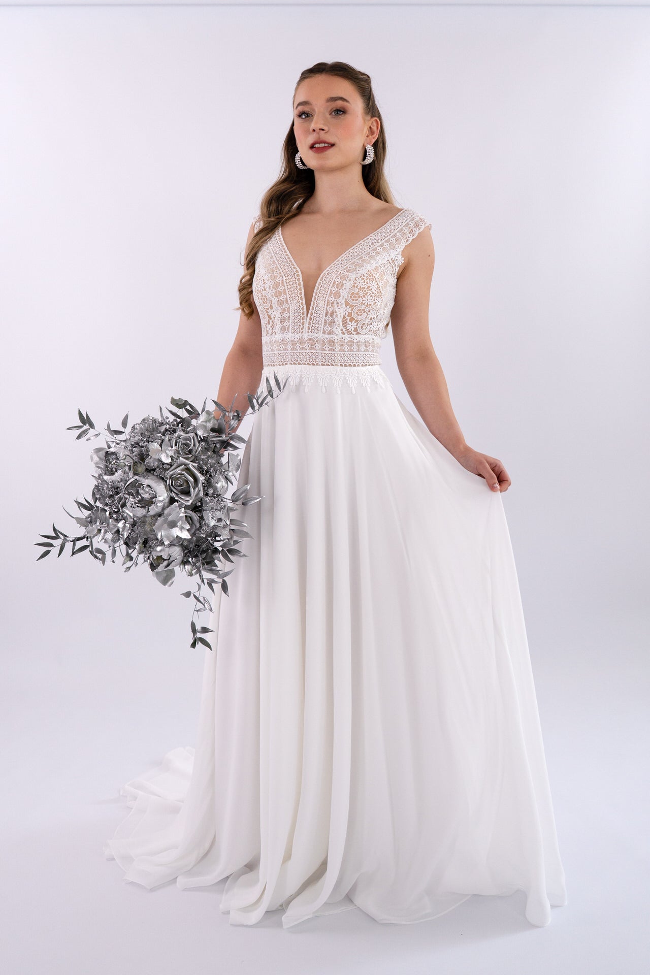 li - 2RE - 004 - bridalicious Brautkleider Hochzeitskleider Brautmoden Bremen Wiesbaden