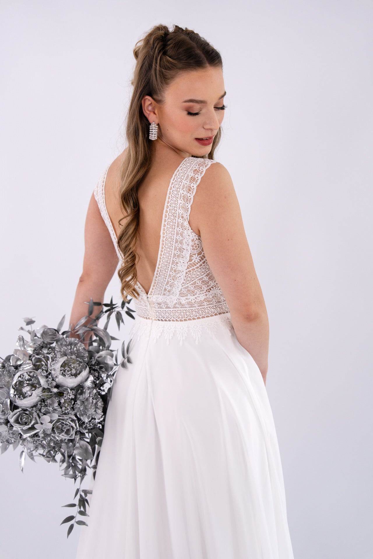 li - 2RE - 004 - bridalicious Brautkleider Hochzeitskleider Brautmoden Bremen Wiesbaden