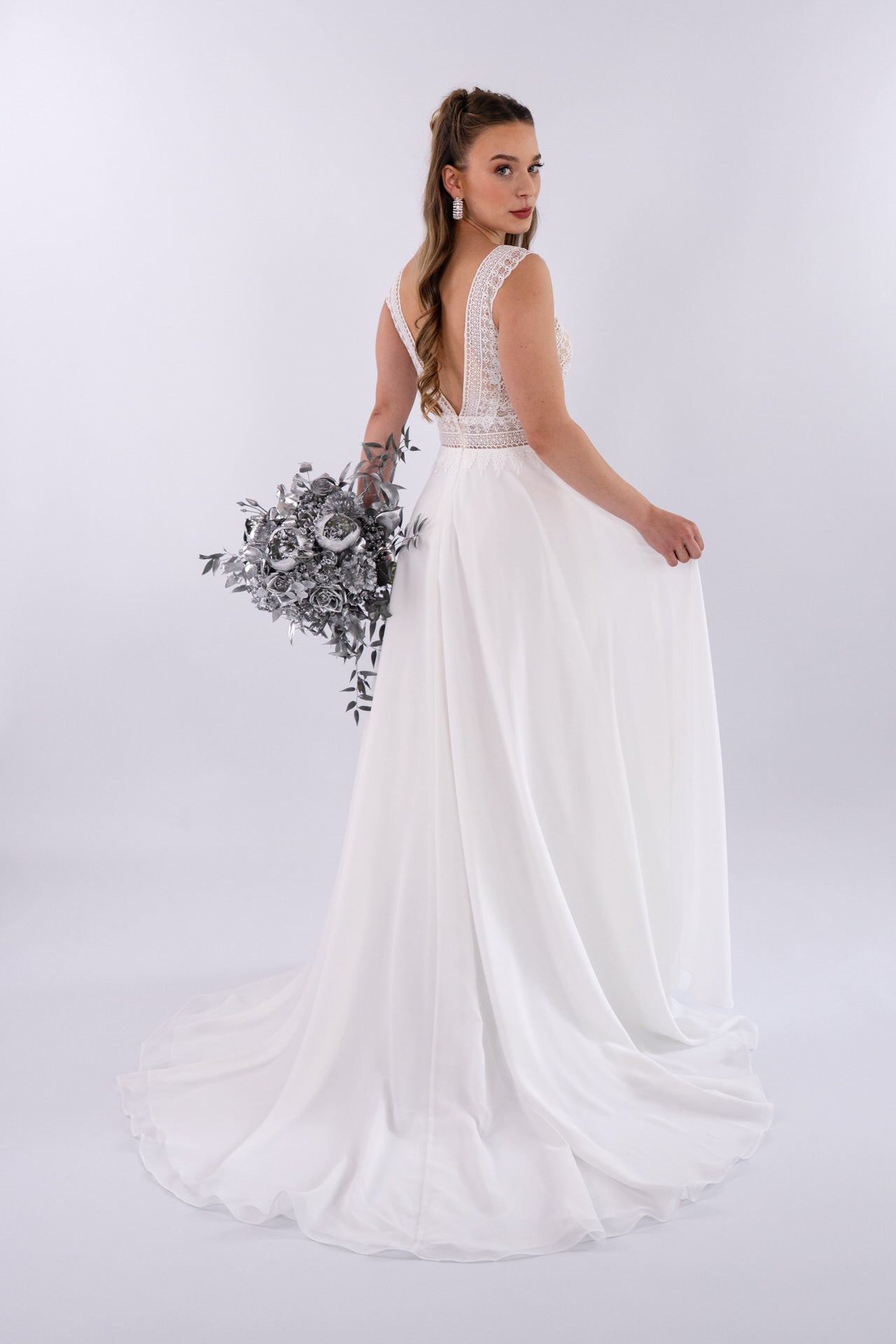 li - 2RE - 004 - bridalicious Brautkleider Hochzeitskleider Brautmoden Bremen Wiesbaden