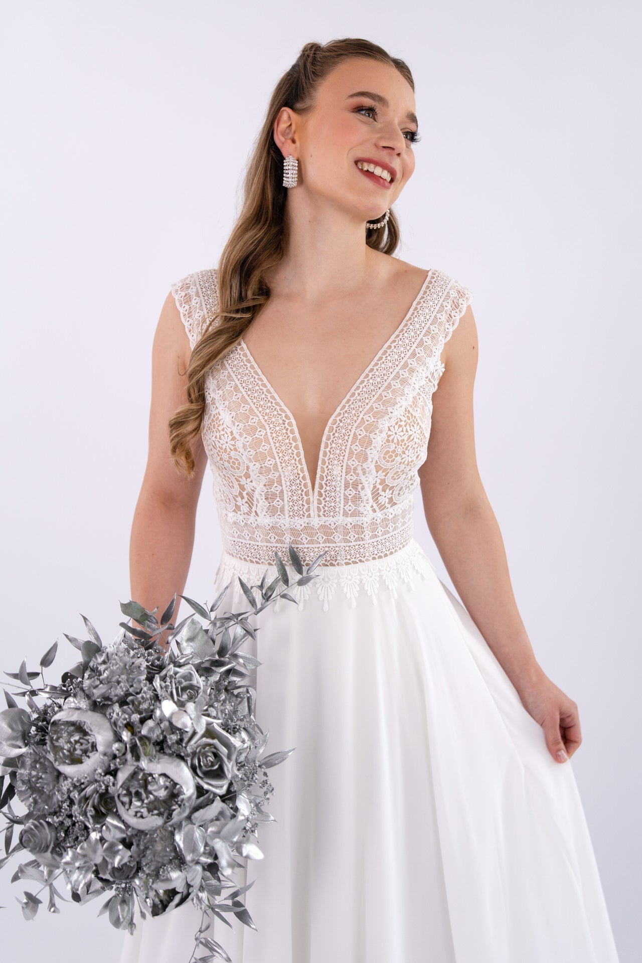 li - 2RE - 004 - bridalicious Brautkleider Hochzeitskleider Brautmoden Bremen Wiesbaden