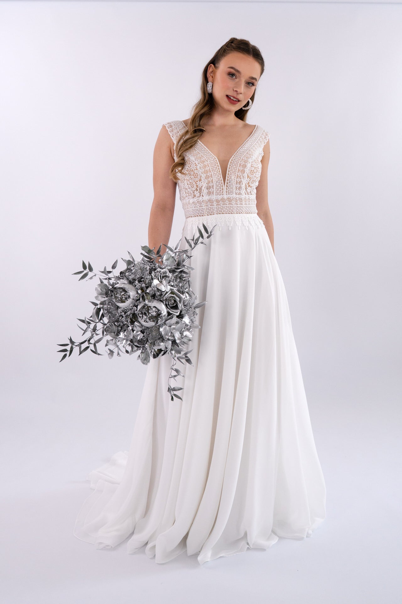 li - 2RE - 004 - bridalicious Brautkleider Hochzeitskleider Brautmoden Bremen Wiesbaden