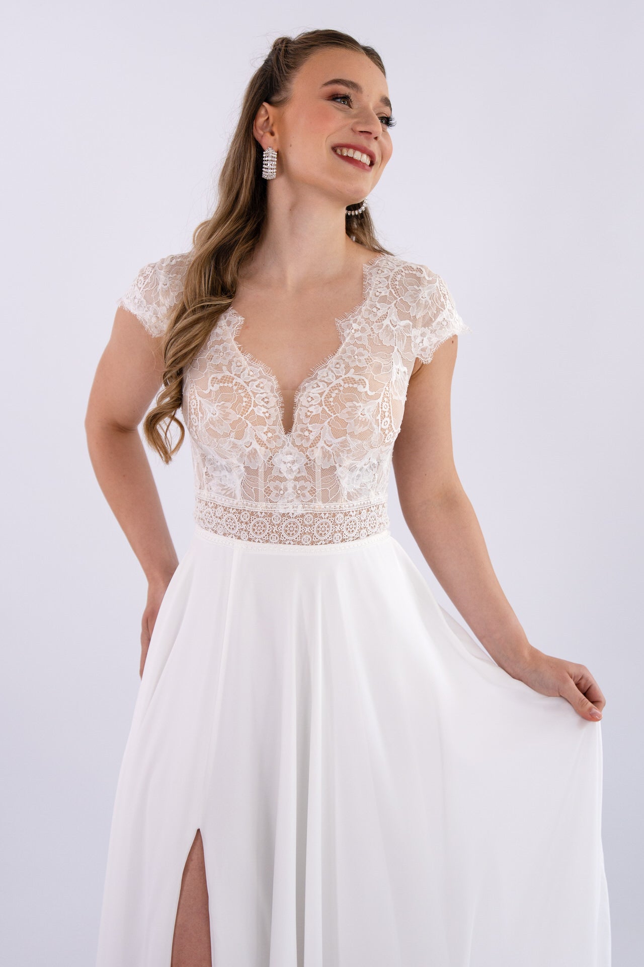 li - 2RE - 005 - bridalicious Brautkleider Hochzeitskleider Brautmoden Bremen Wiesbaden