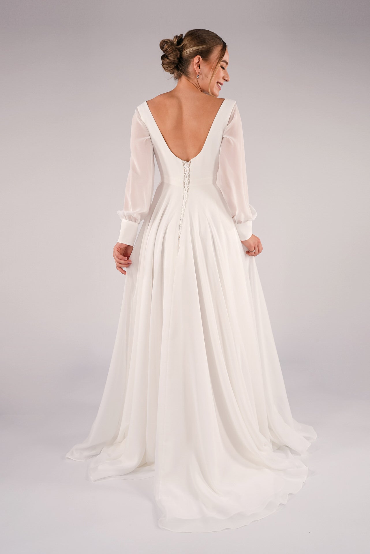 li - 2RE - 006(LU) - bridalicious Brautkleider Hochzeitskleider Brautmoden Bremen Wiesbaden