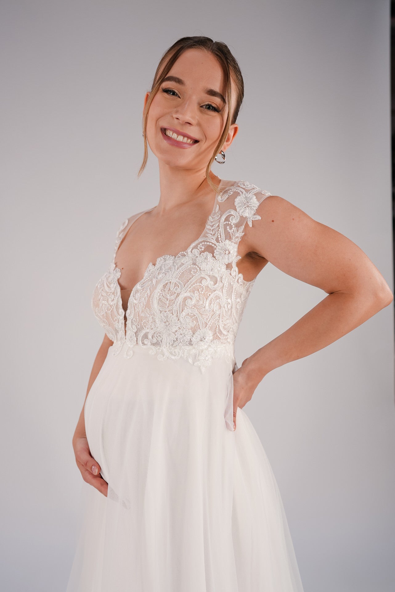 li - 2RE - 007(LU) - bridalicious Brautkleider Hochzeitskleider Brautmoden Bremen Wiesbaden