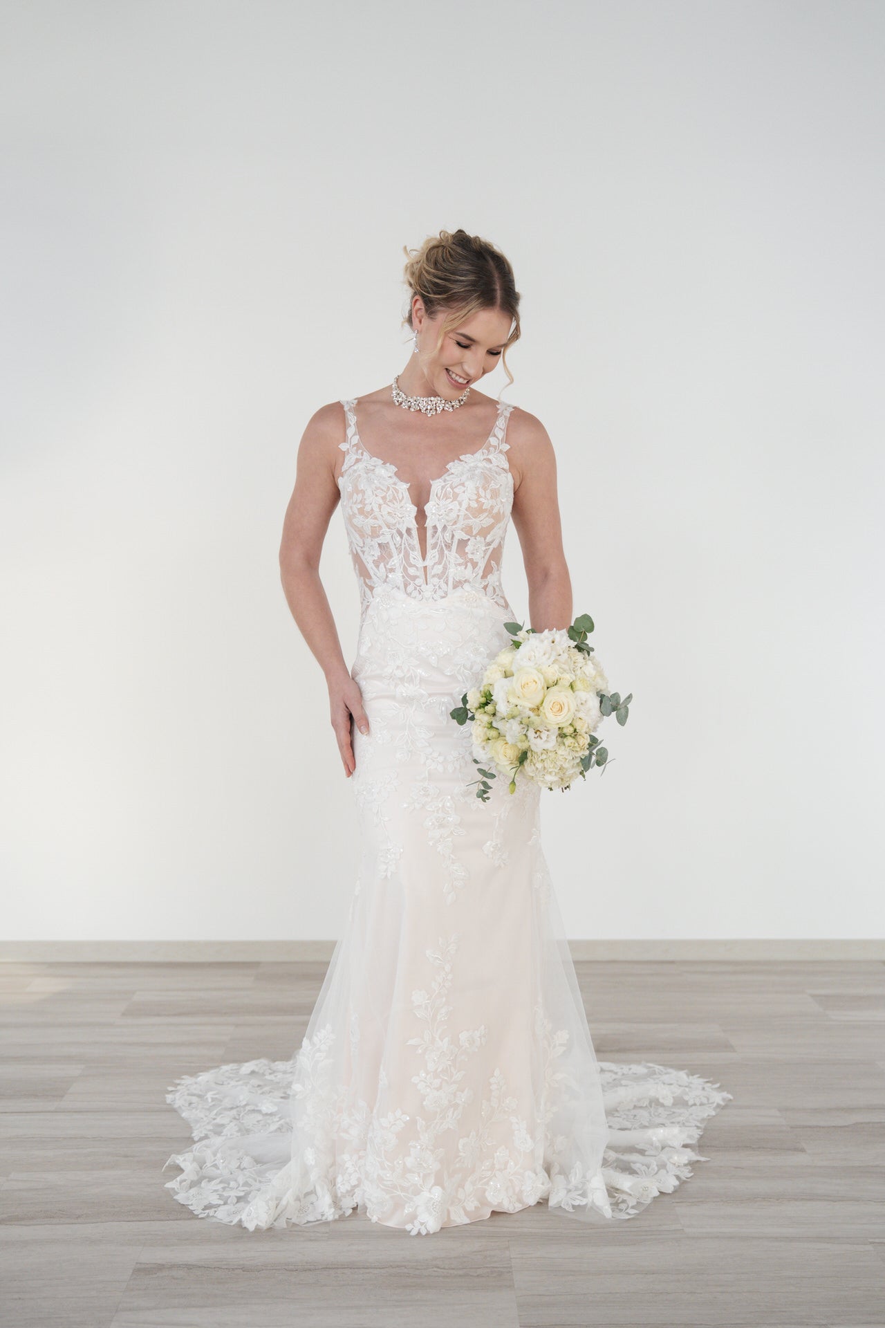 li - 2RE - 014 - bridalicious Brautkleider Hochzeitskleider Brautmoden Bremen Wiesbaden