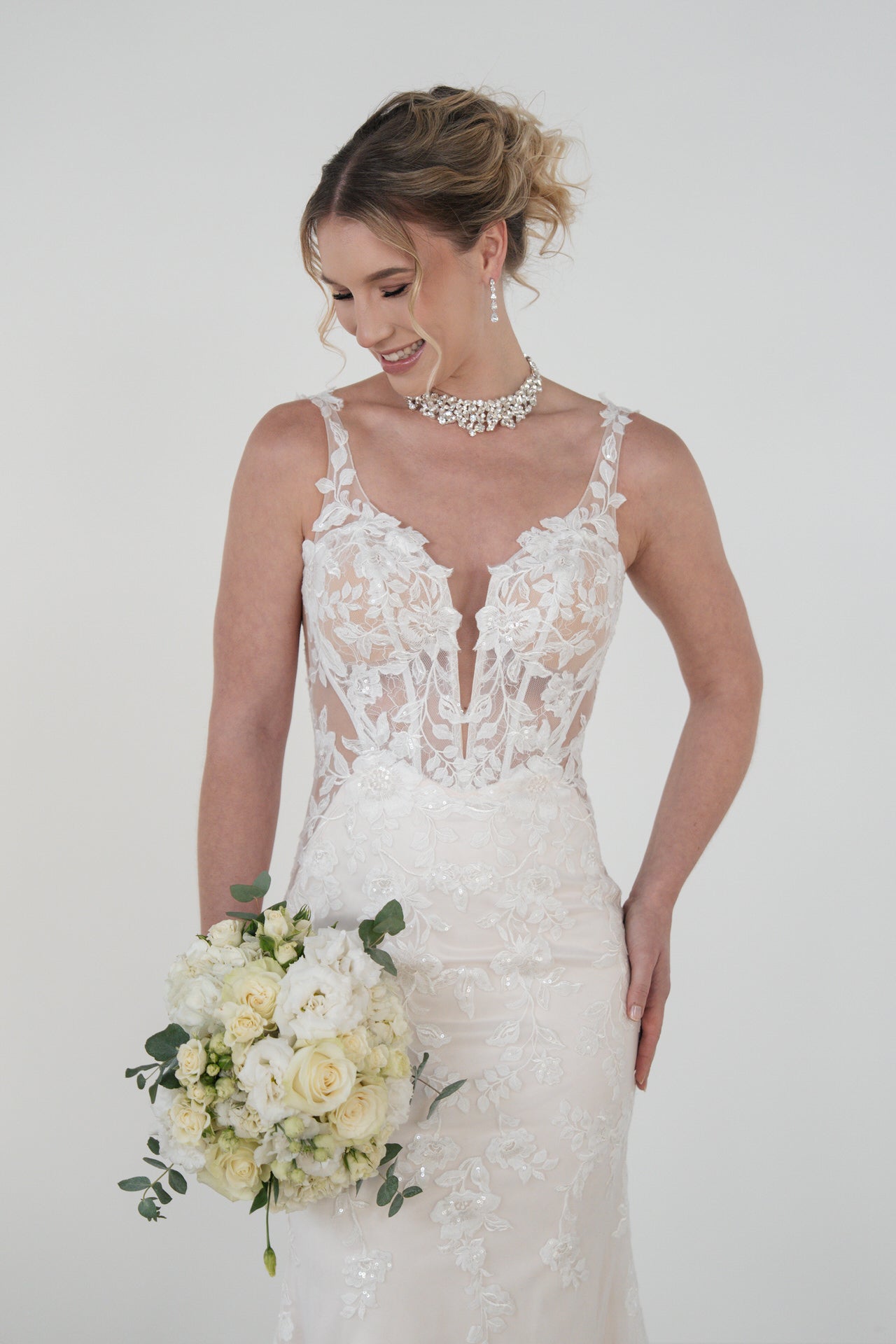 li - 2RE - 014 - bridalicious Brautkleider Hochzeitskleider Brautmoden Bremen Wiesbaden