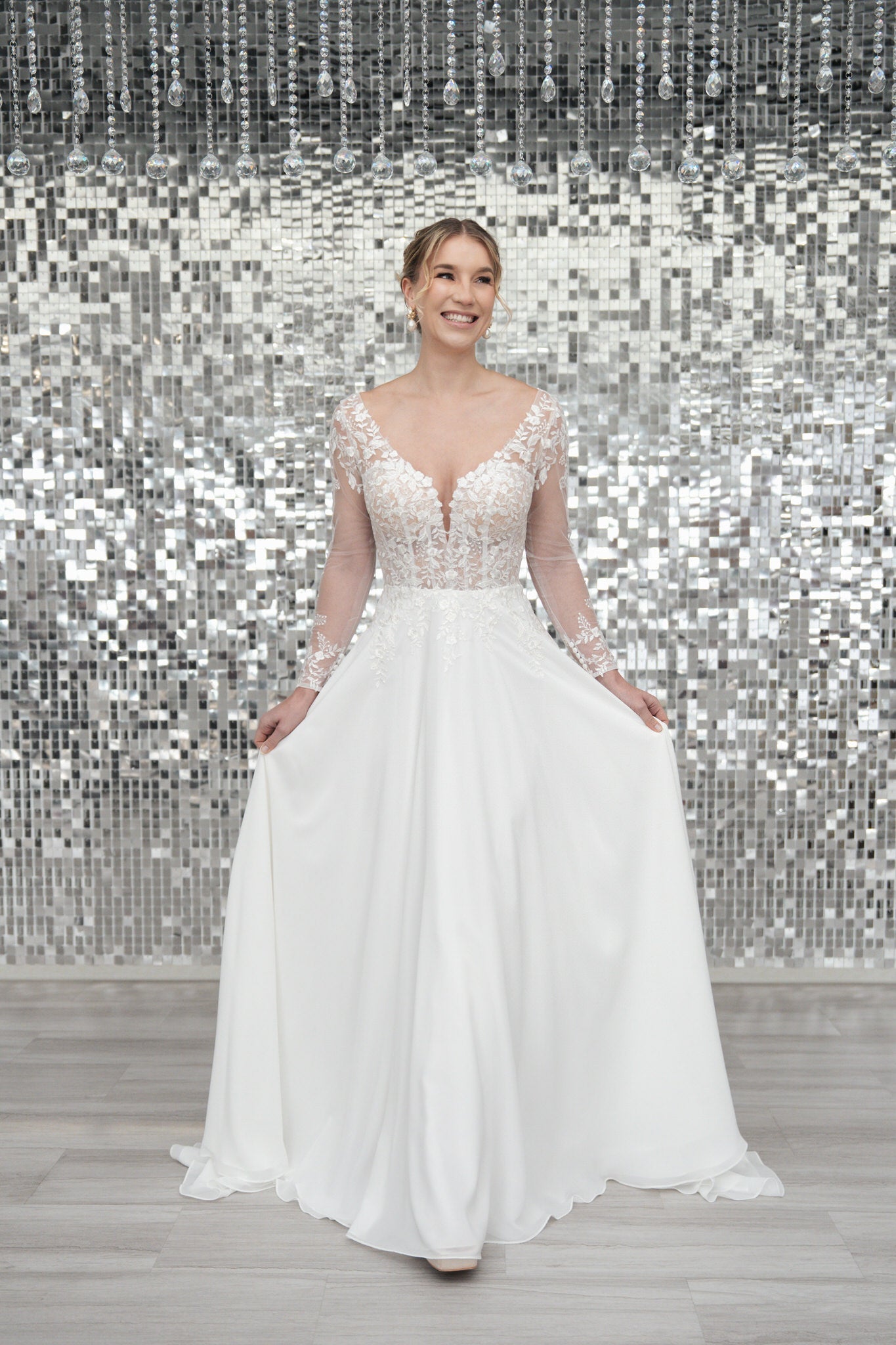li - 2RE - 016 - bridalicious Brautkleider Hochzeitskleider Brautmoden Bremen Wiesbaden