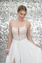 li - 2RE - 017 - bridalicious Brautkleider Hochzeitskleider Brautmoden Bremen Wiesbaden