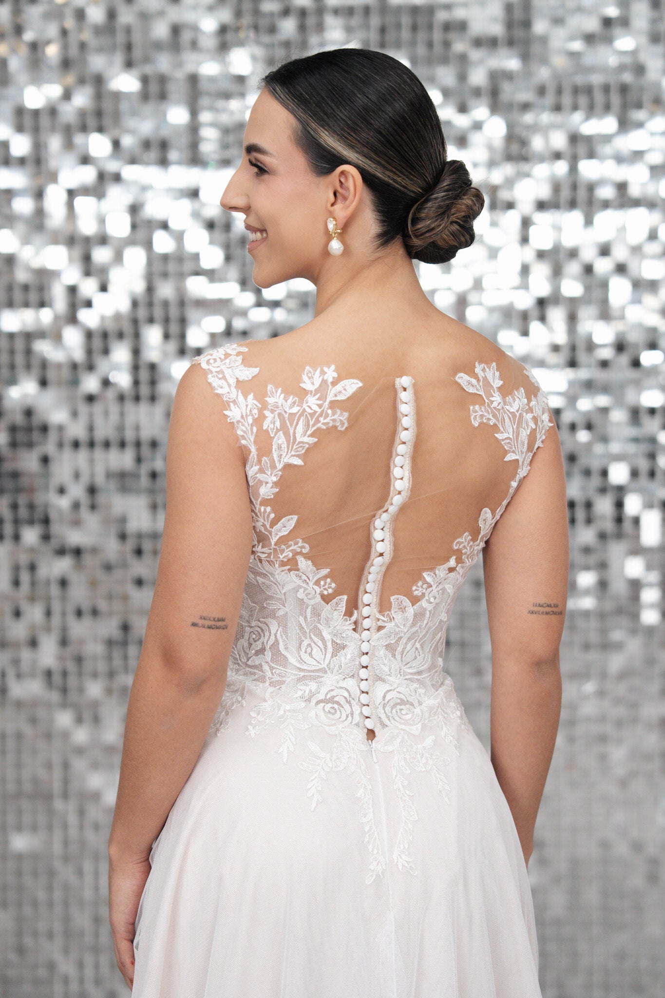 li - 2RE - 018 - bridalicious Brautkleider Hochzeitskleider Brautmoden Bremen Wiesbaden