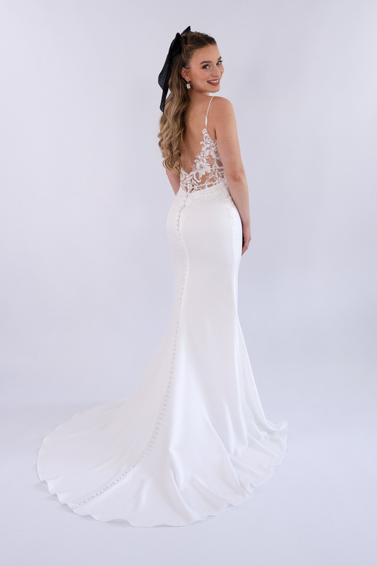 li - 3M - 001 - bridalicious Brautkleider Hochzeitskleider Brautmoden Bremen Wiesbaden