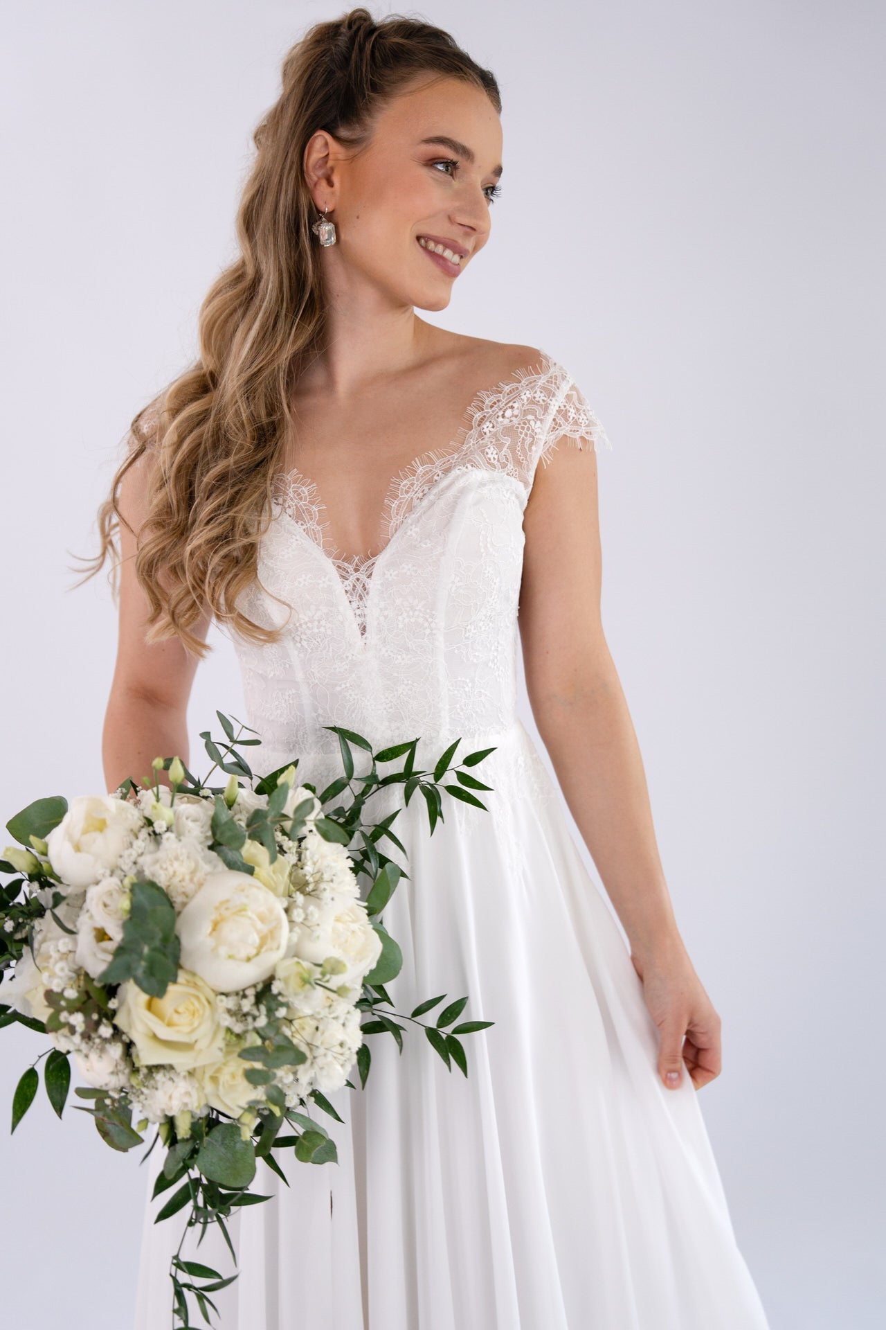 li - 3M - 004 - bridalicious Brautkleider Hochzeitskleider Brautmoden Bremen Wiesbaden