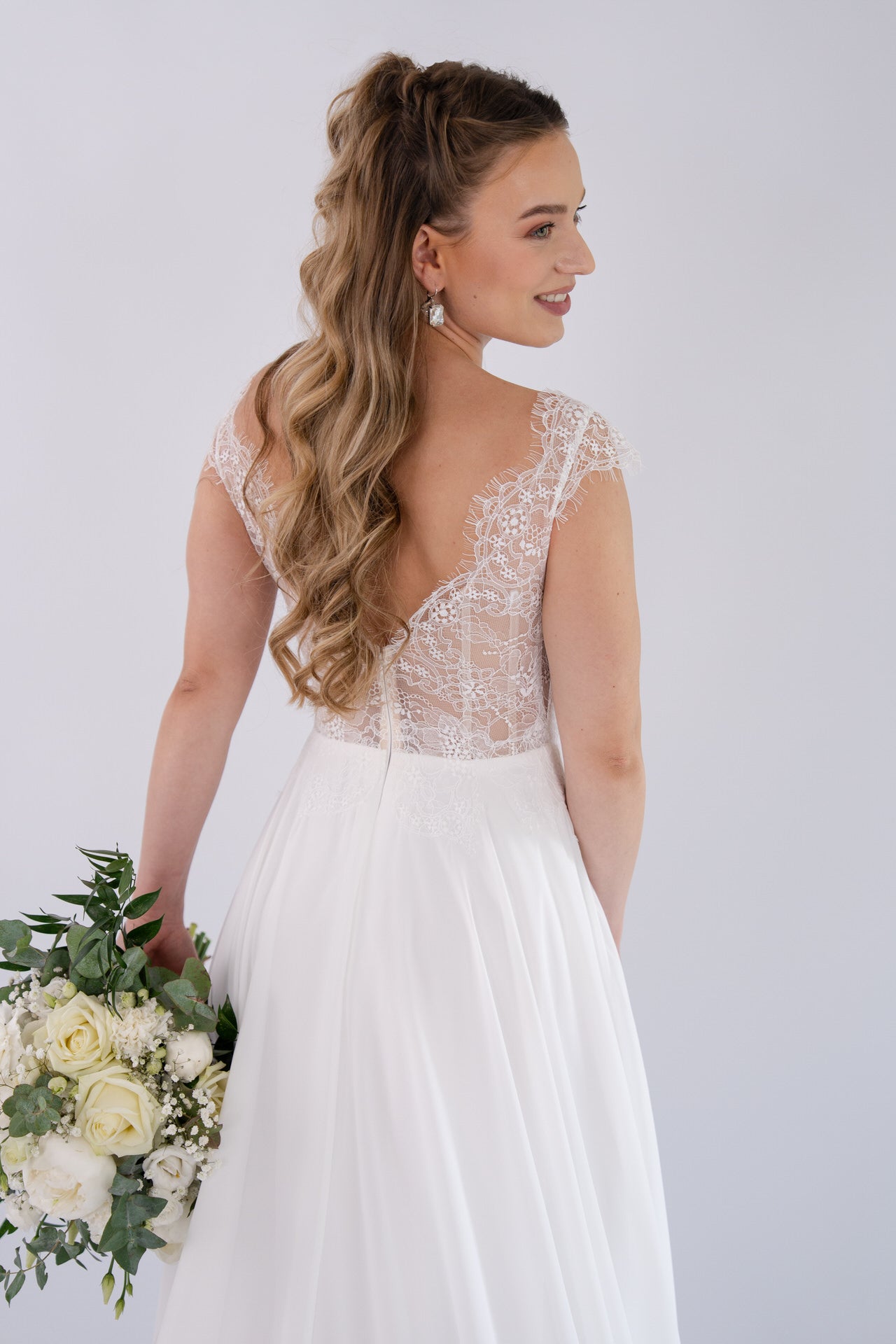 li - 3M - 004 - bridalicious Brautkleider Hochzeitskleider Brautmoden Bremen Wiesbaden