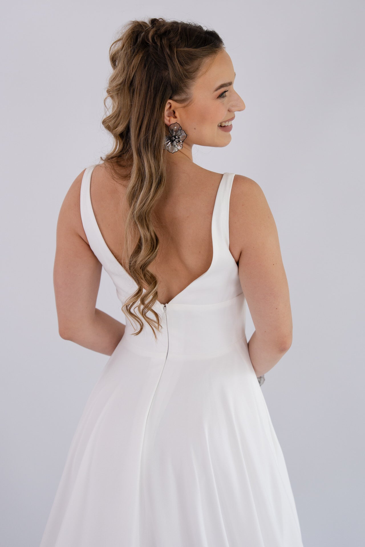 li - 3M - 005(Split) - bridalicious Brautkleider Hochzeitskleider Brautmoden Bremen Wiesbaden