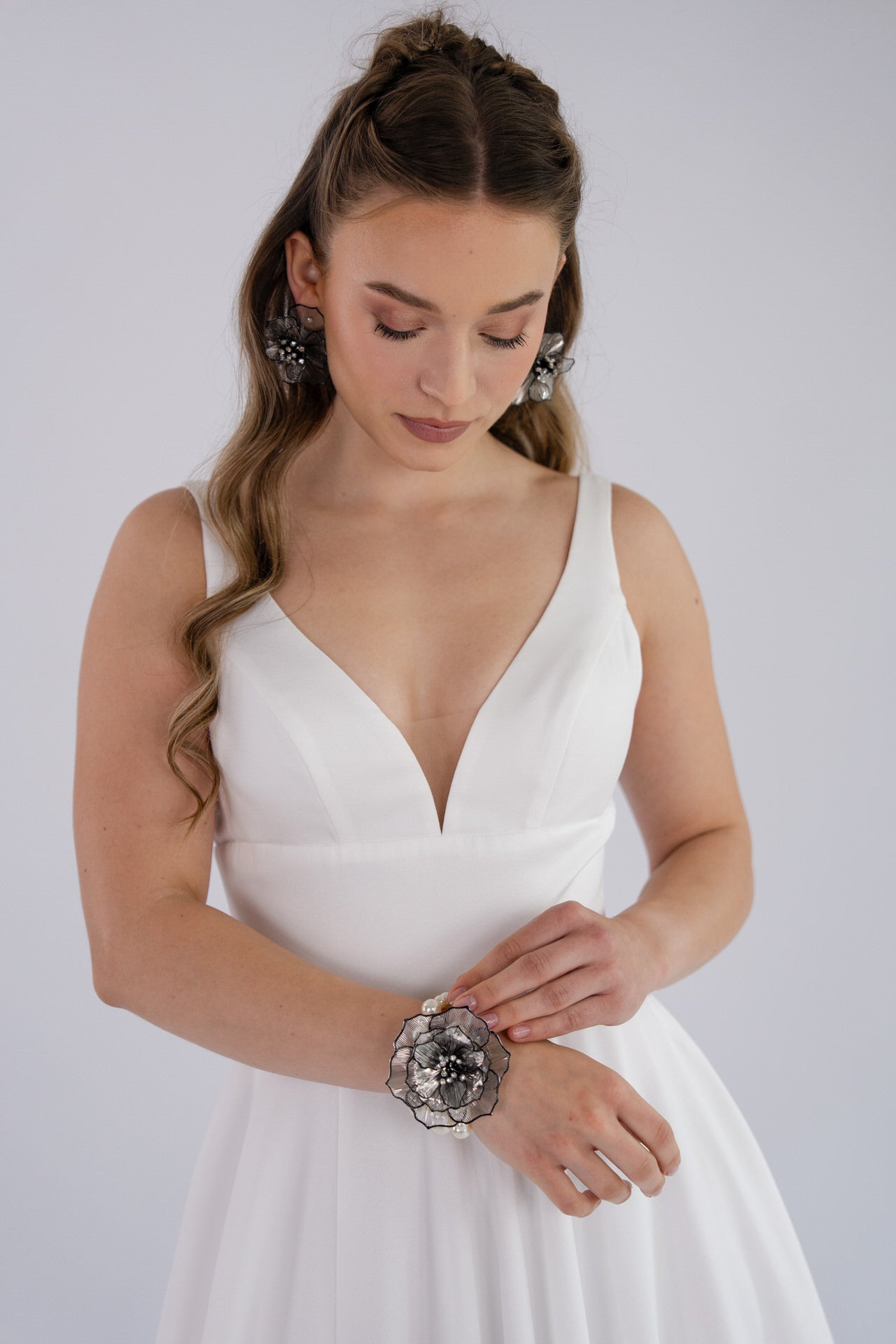 li - 3M - 005(Split) - bridalicious Brautkleider Hochzeitskleider Brautmoden Bremen Wiesbaden