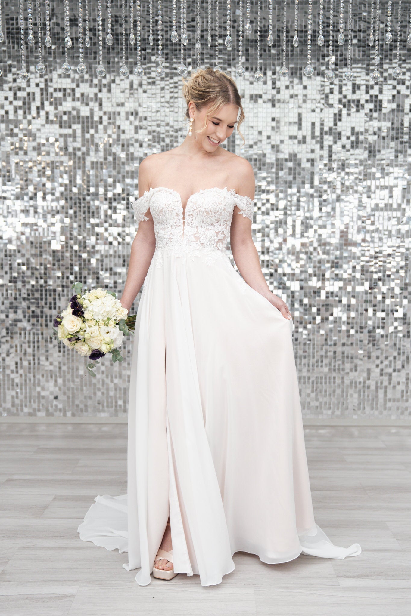 li - 3M - 011 - bridalicious Brautkleider Hochzeitskleider Brautmoden Bremen Wiesbaden