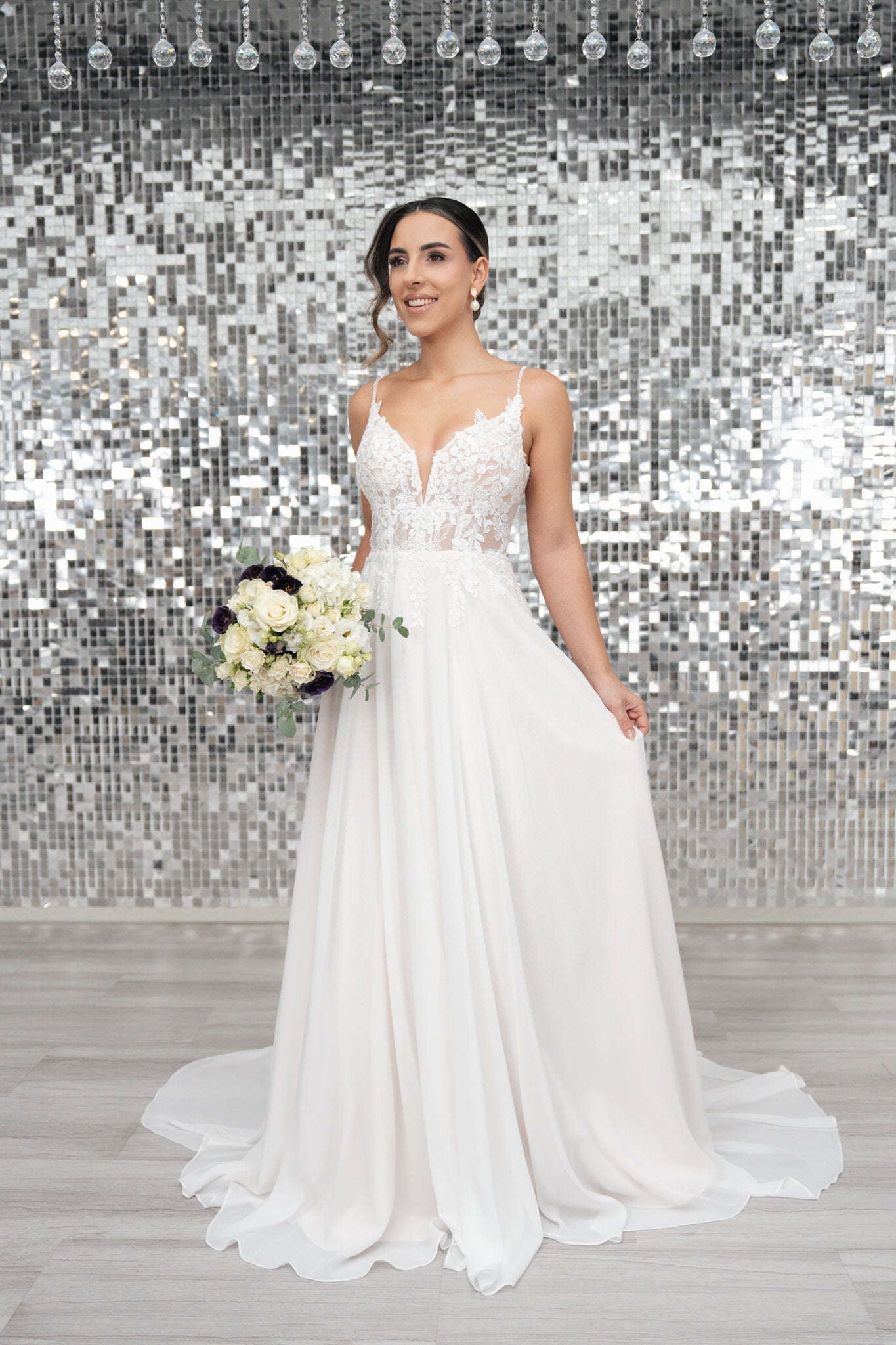 li - 3M - 012 - bridalicious Brautkleider Hochzeitskleider Brautmoden Bremen Wiesbaden