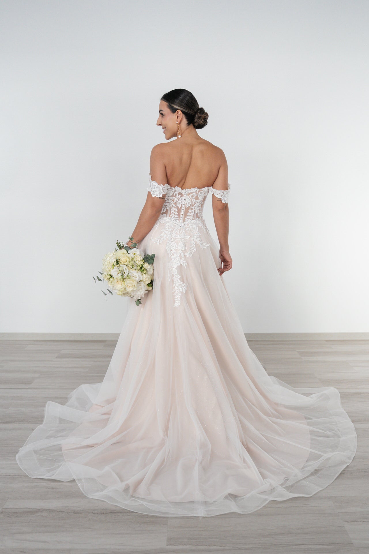 li - 3M - 018(+G) - bridalicious Brautkleider Hochzeitskleider Brautmoden Bremen Wiesbaden