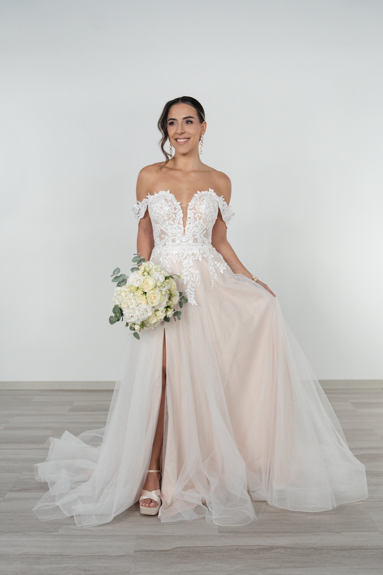 li - 3M - 018(+G) - bridalicious Brautkleider Hochzeitskleider Brautmoden Bremen Wiesbaden