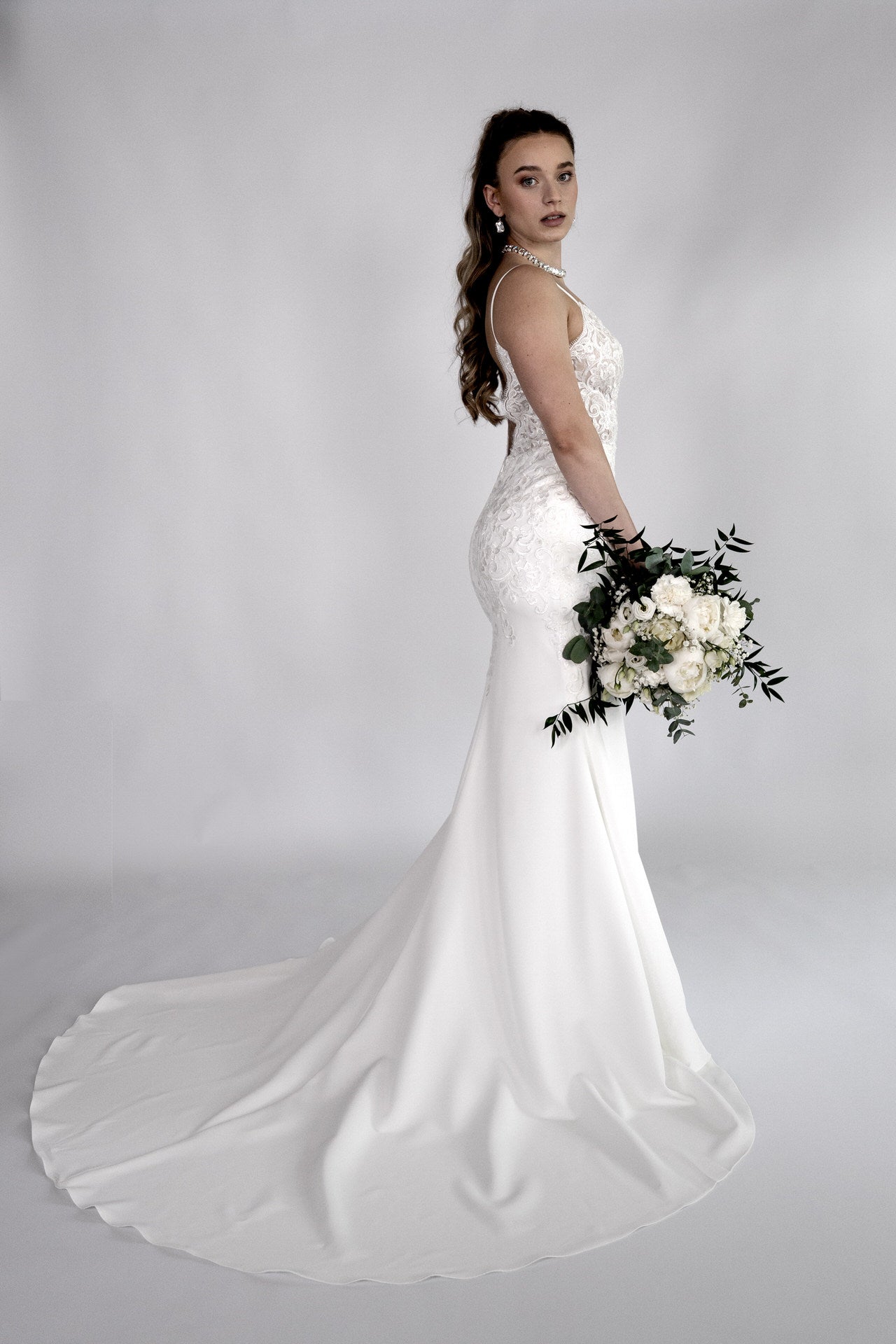li - 4E - 002 - bridalicious Brautkleider Hochzeitskleider Brautmoden Bremen Wiesbaden