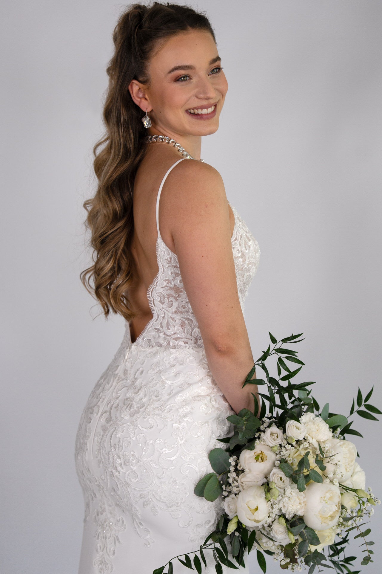 li - 4E - 002 - bridalicious Brautkleider Hochzeitskleider Brautmoden Bremen Wiesbaden