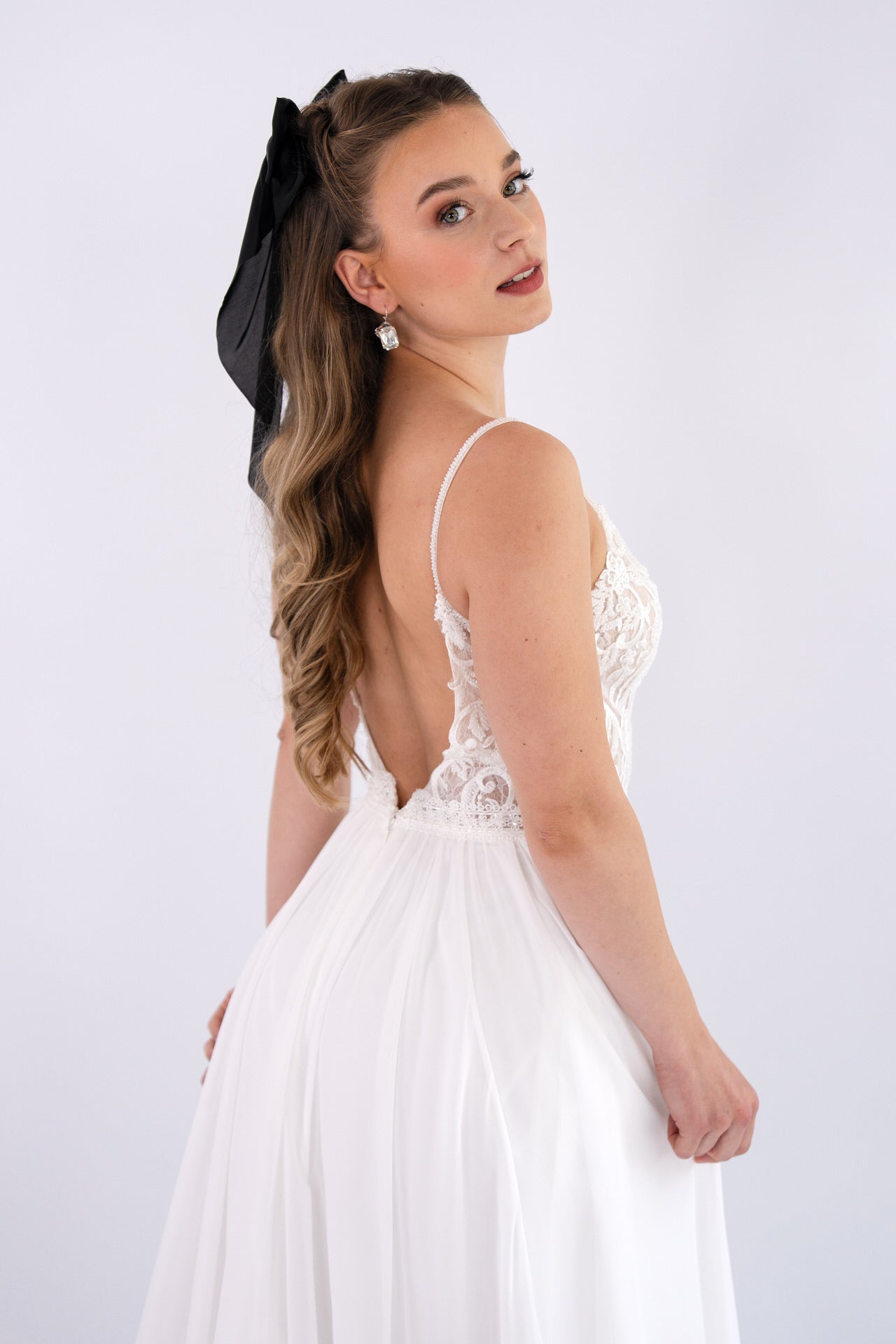 li - 4E - 003 - bridalicious Brautkleider Hochzeitskleider Brautmoden Bremen Wiesbaden